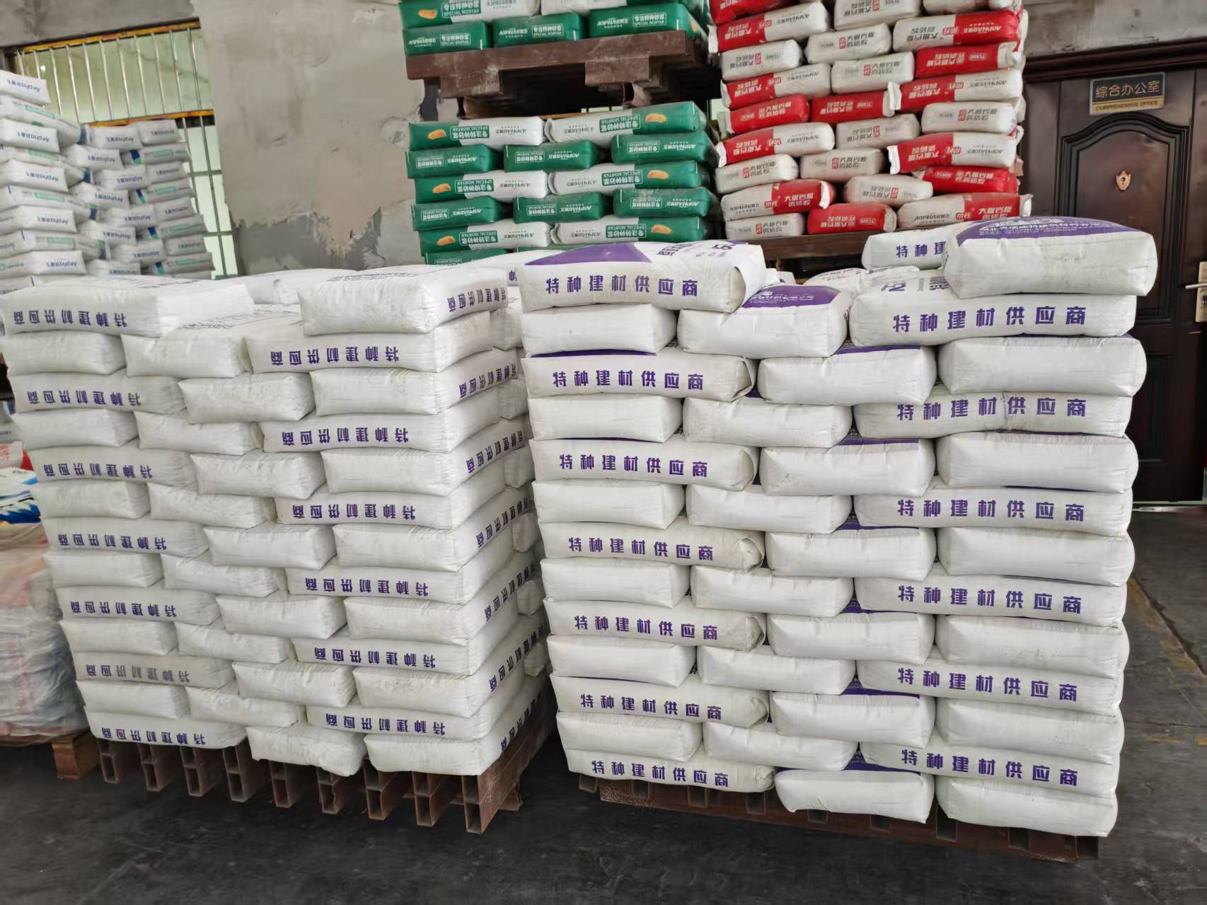 晋中拱顶带模注浆料